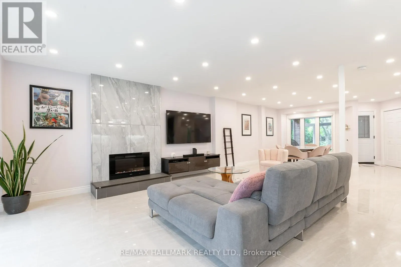 1309 SWEETBIRCH COURT