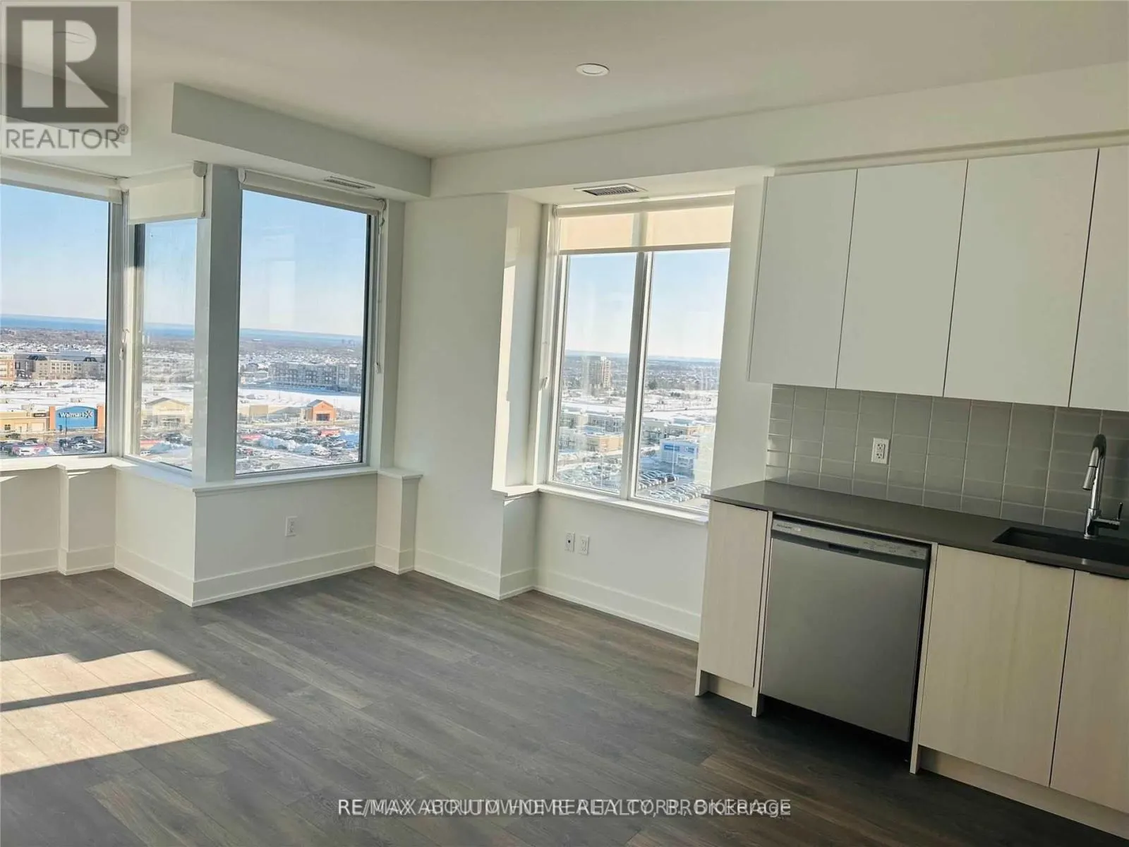 1313 - 2489 TAUNTON ROAD