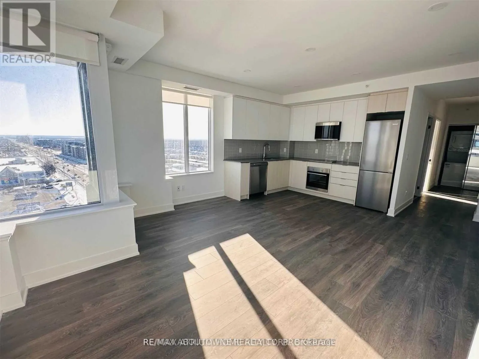 1313 - 2489 TAUNTON ROAD