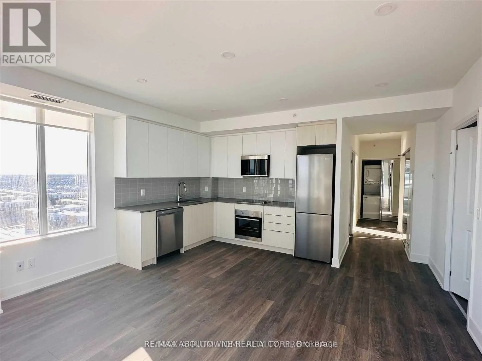 1313 - 2489 TAUNTON ROAD