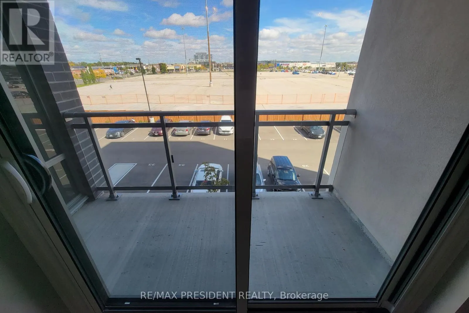 303 - 716 MAIN STREET E