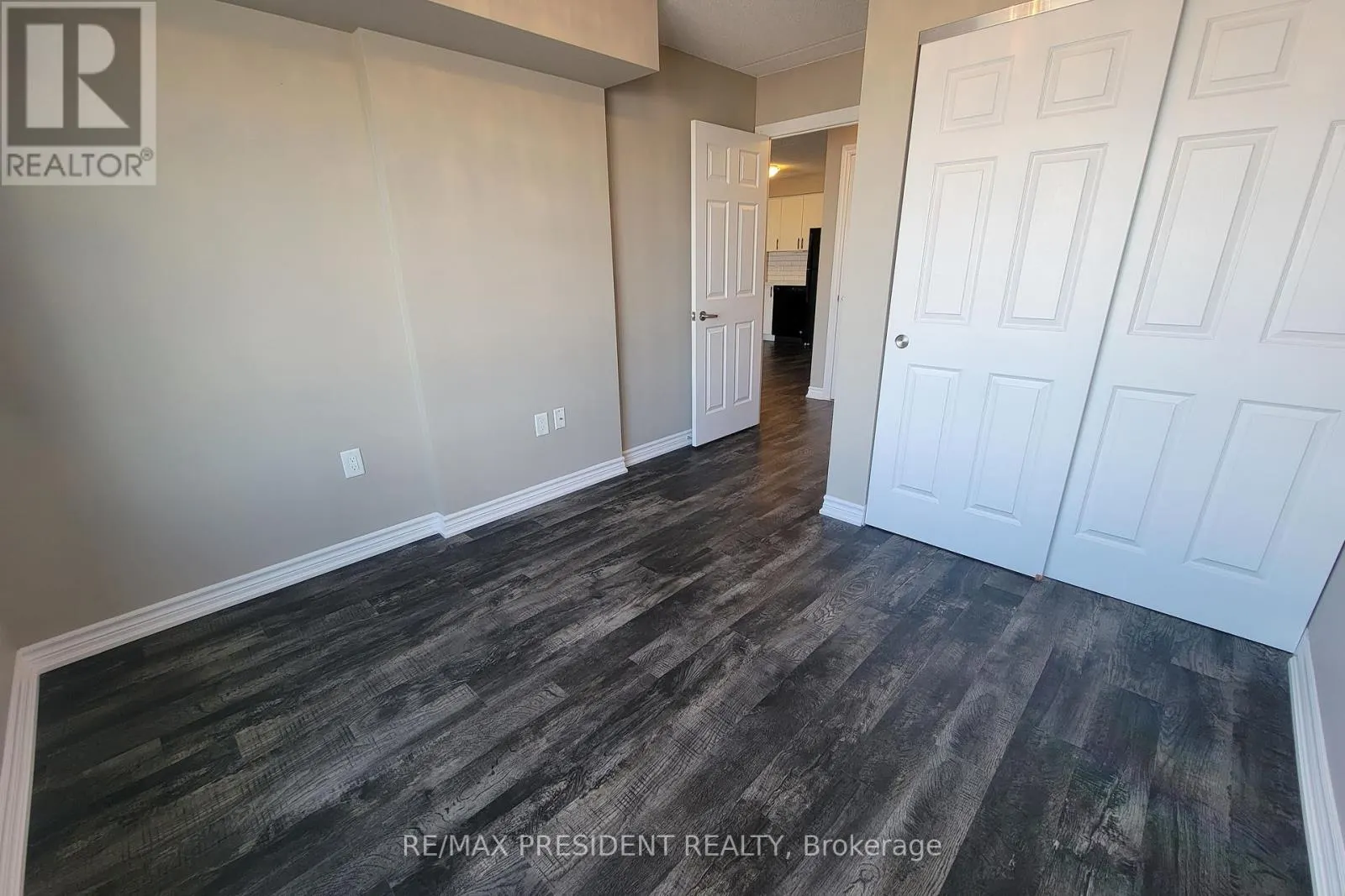 303 - 716 MAIN STREET E