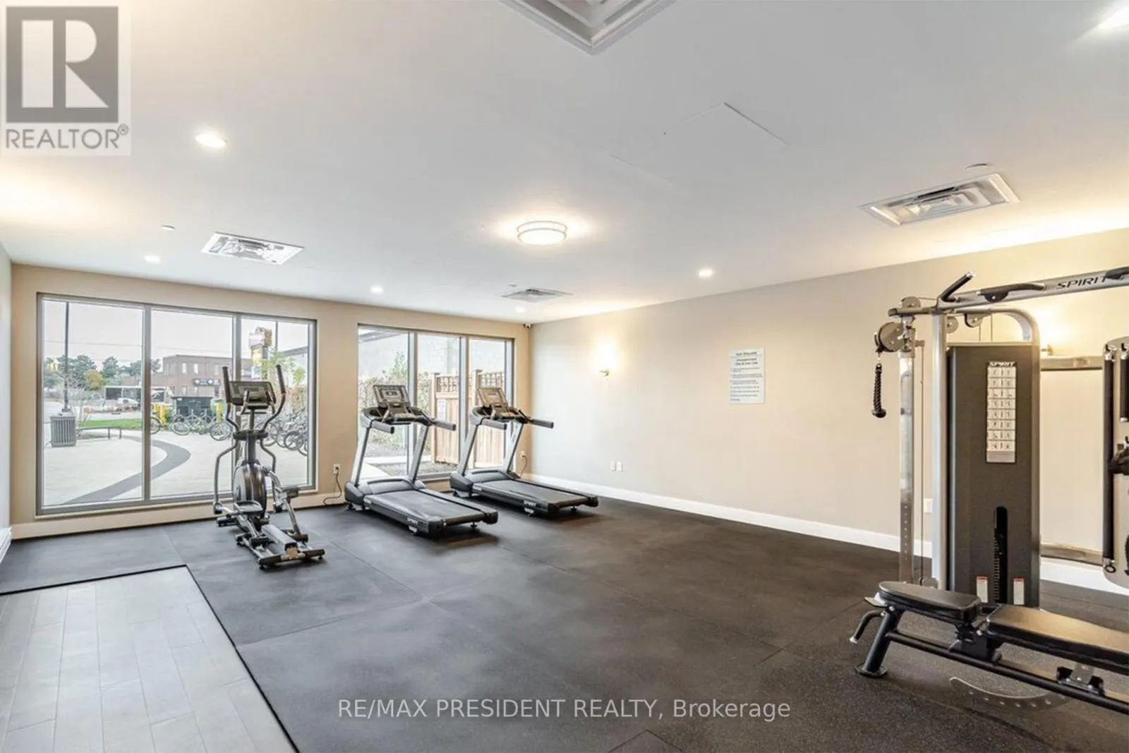 303 - 716 MAIN STREET E