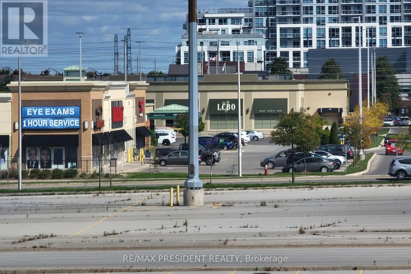 303 - 716 MAIN STREET E