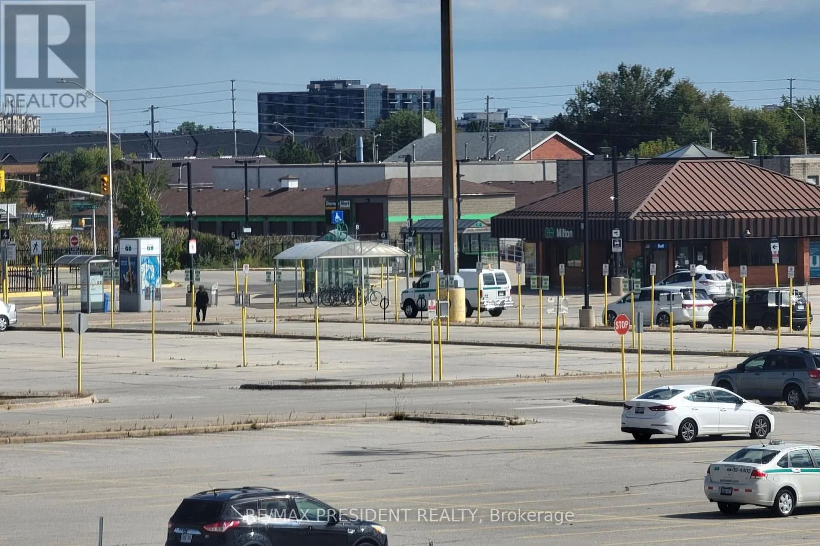 303 - 716 MAIN STREET E