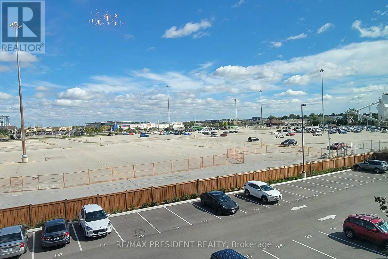 303 - 716 MAIN STREET E