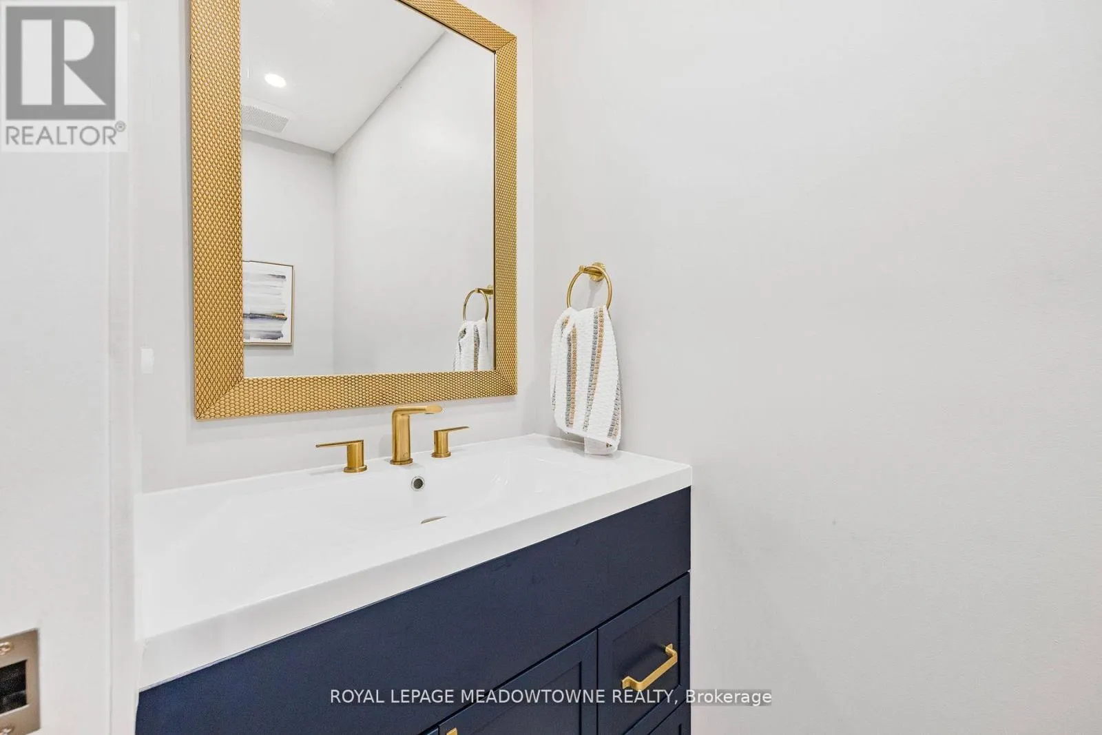 106 CAMPBELL AVENUE E