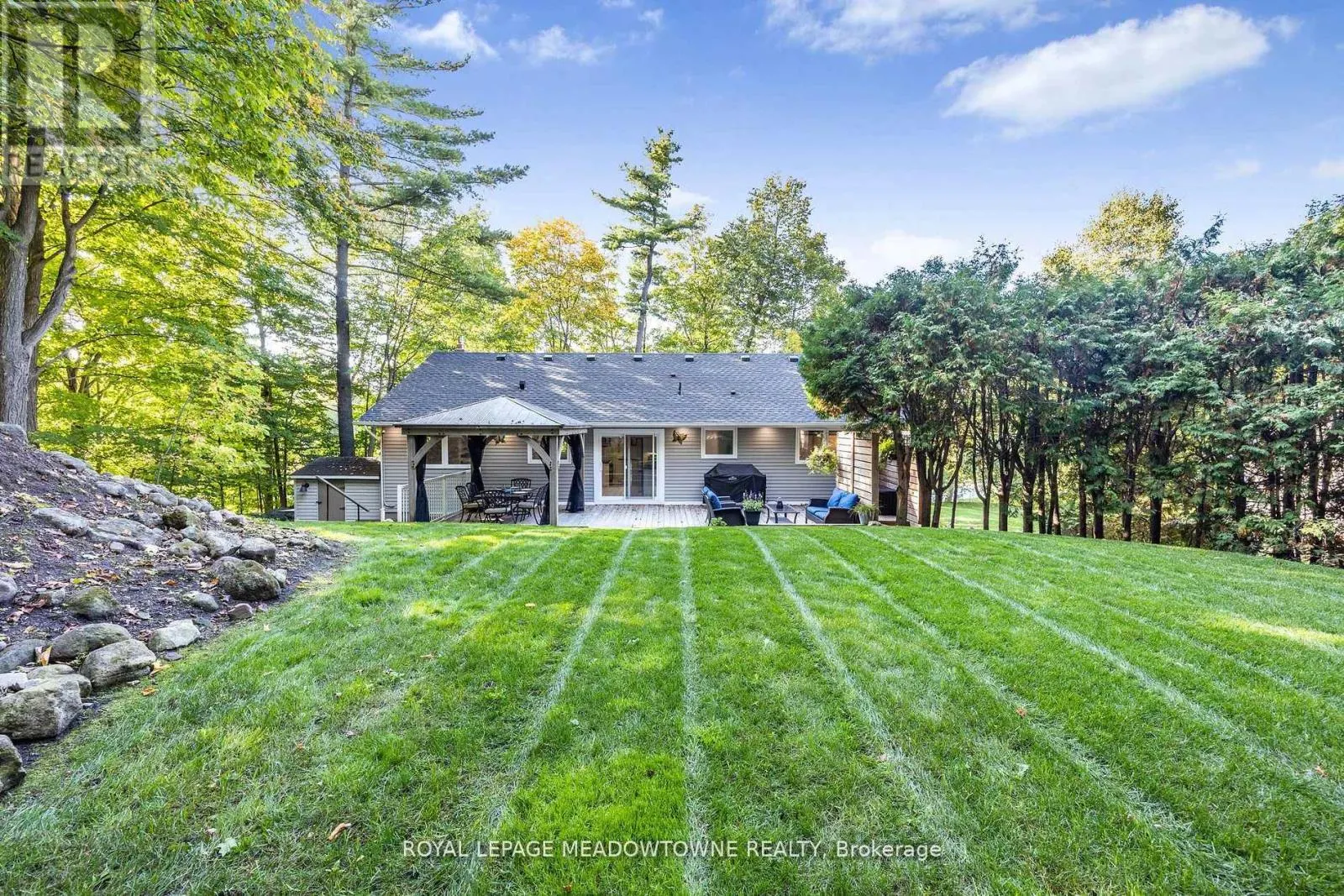 106 CAMPBELL AVENUE E