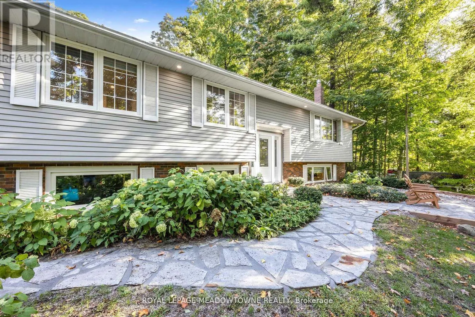 106 CAMPBELL AVENUE E