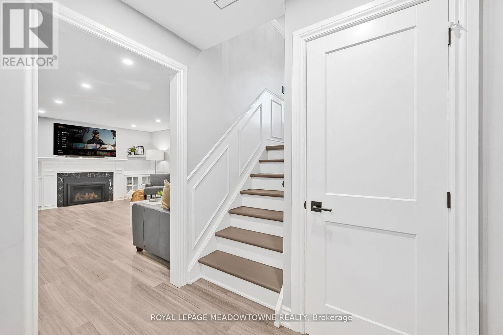 106 CAMPBELL AVENUE E