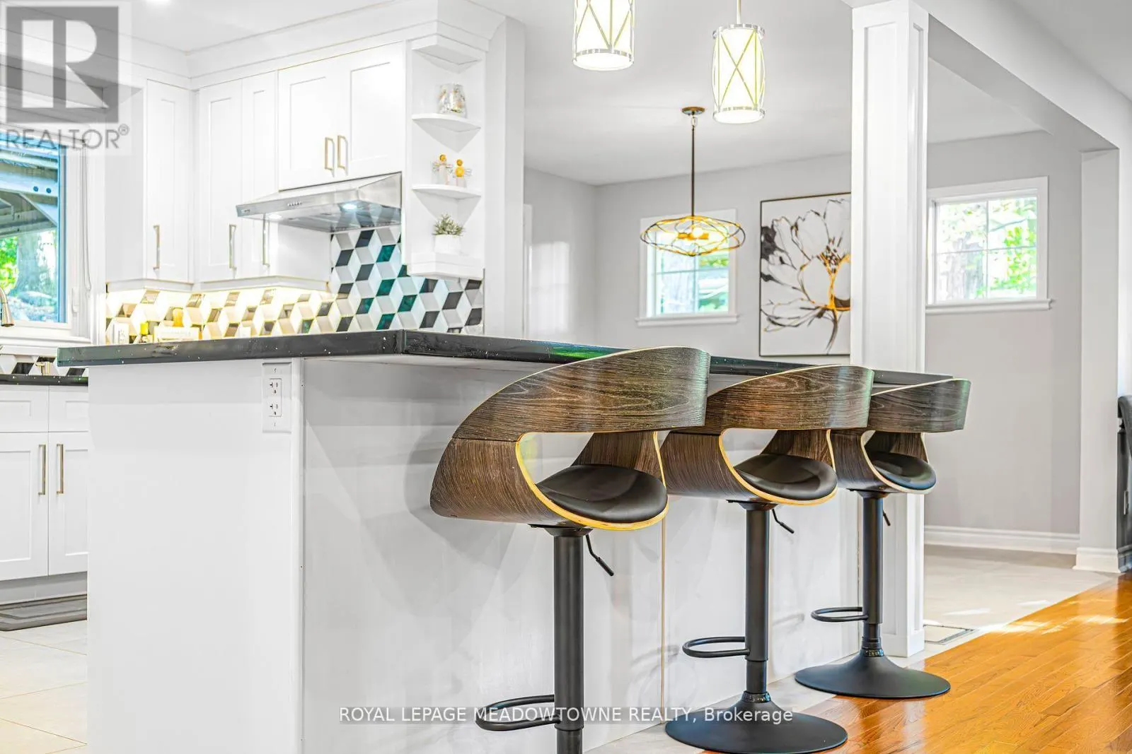 106 CAMPBELL AVENUE E