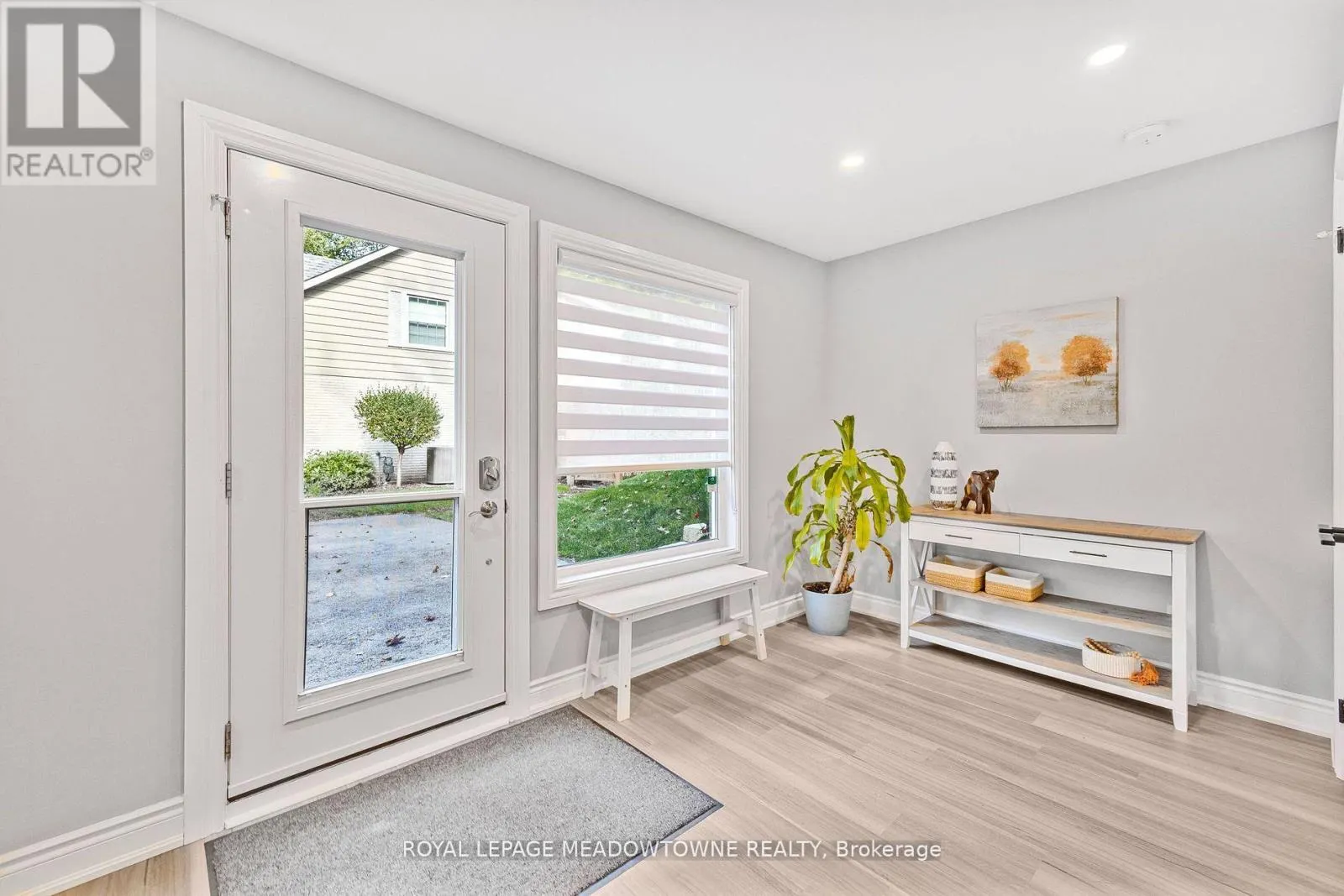 106 CAMPBELL AVENUE E