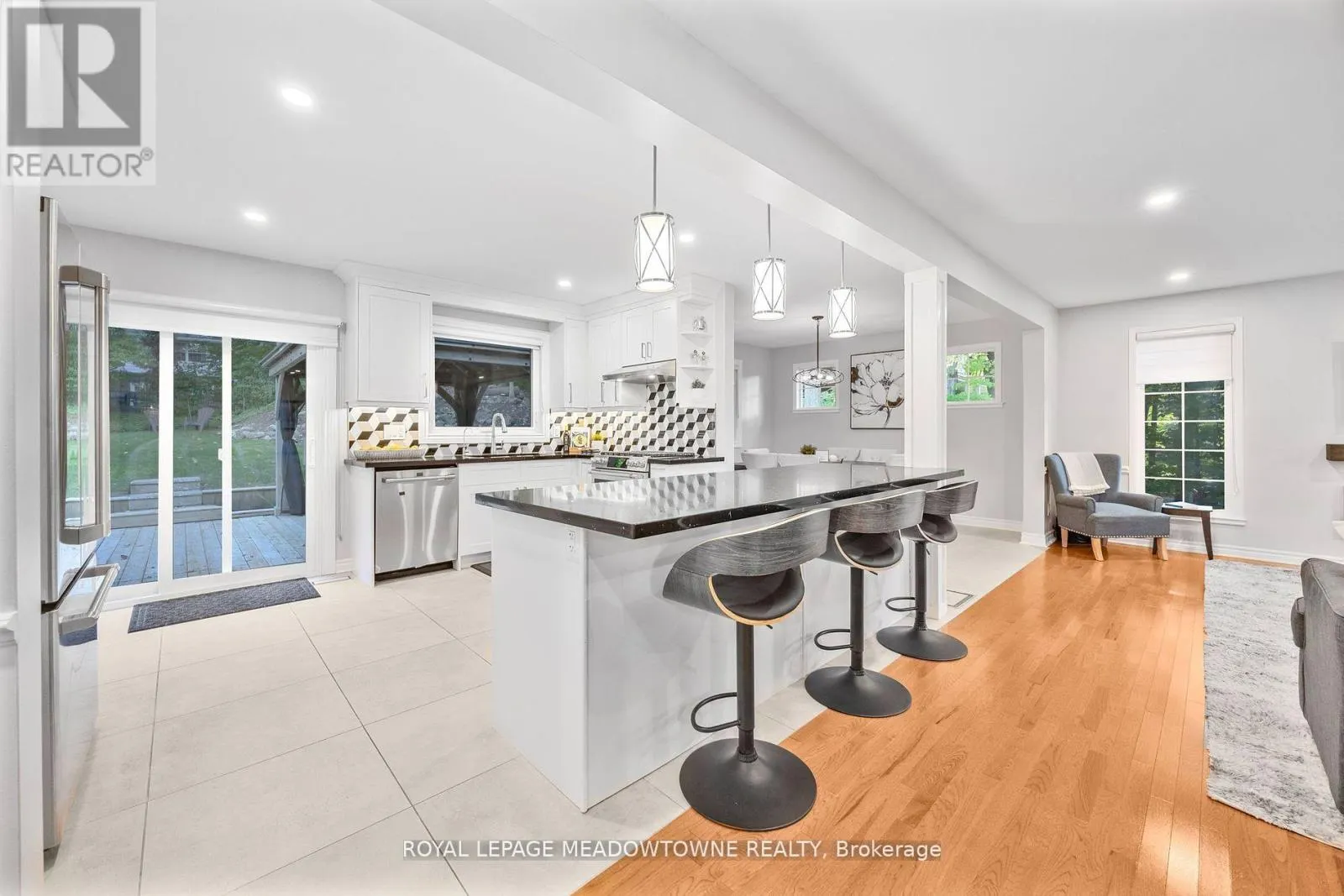 106 CAMPBELL AVENUE E