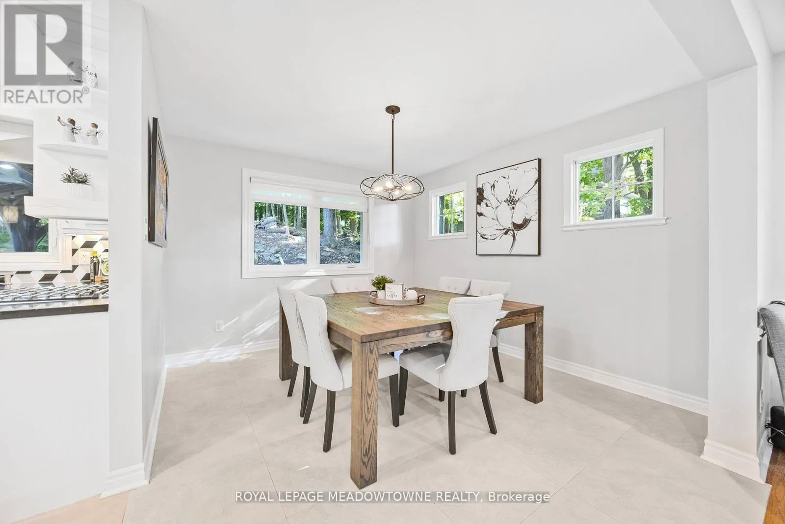 106 CAMPBELL AVENUE E