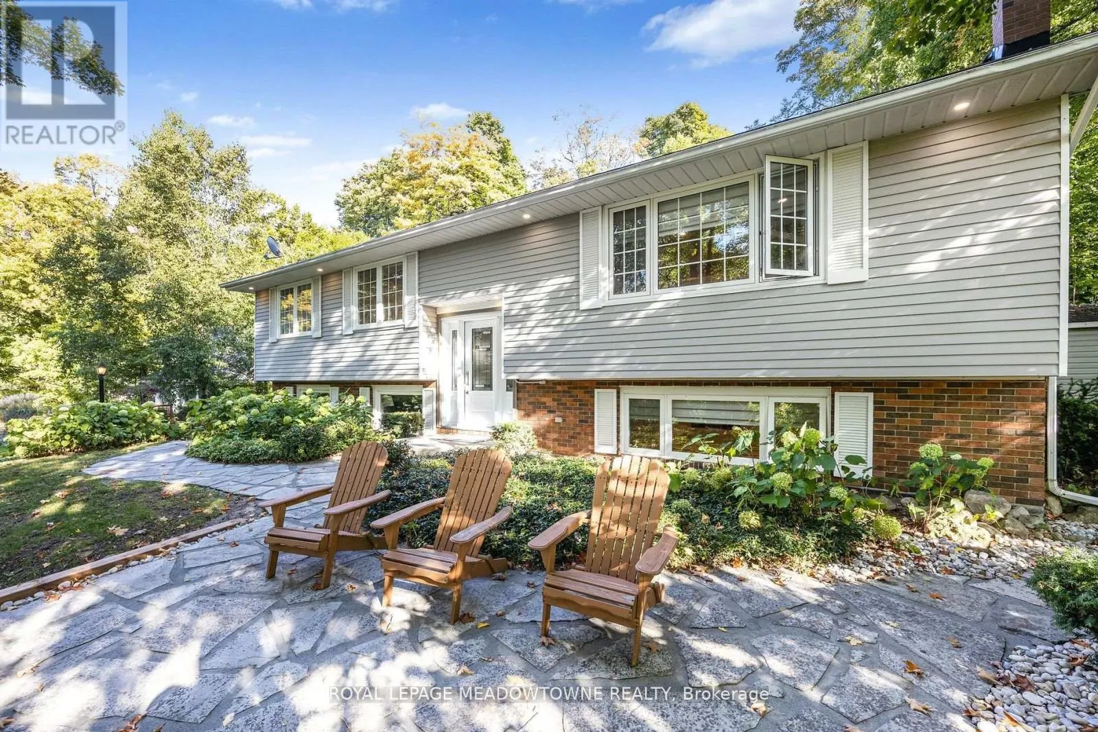 106 CAMPBELL AVENUE E