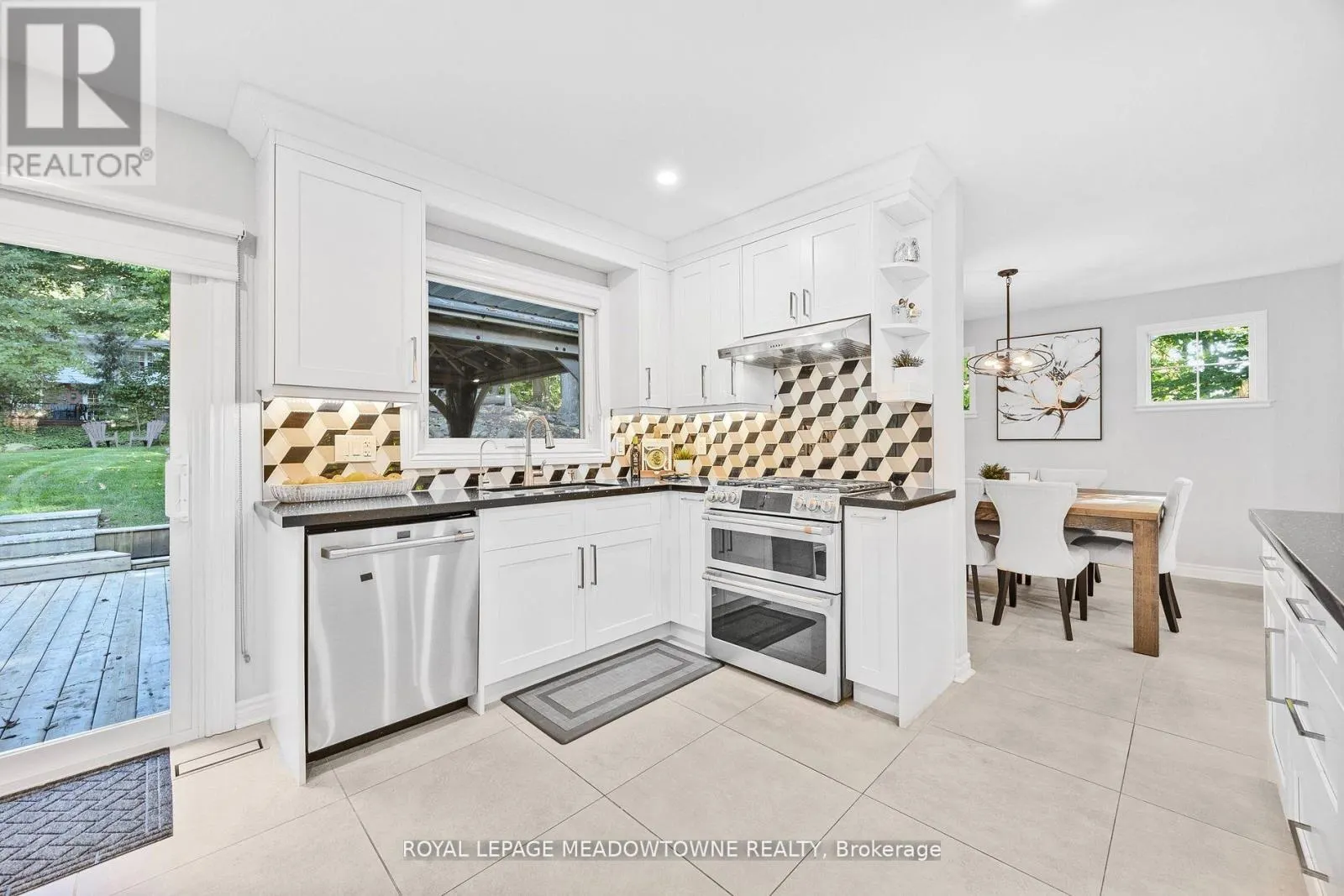 106 CAMPBELL AVENUE E