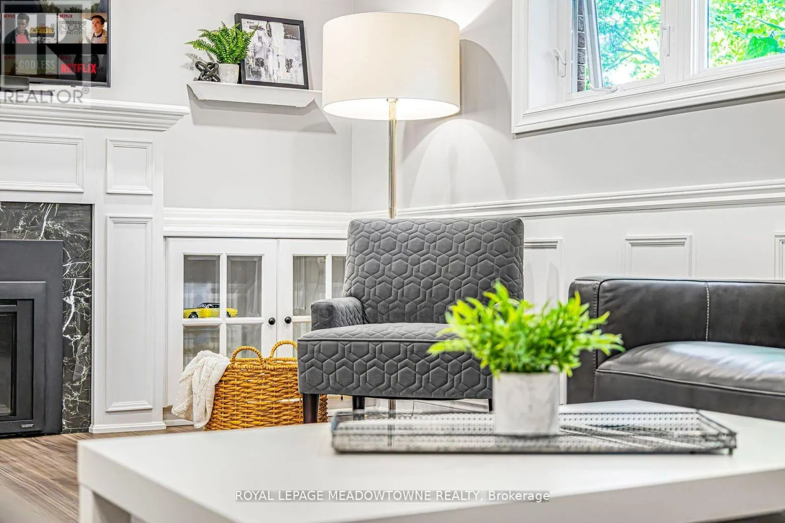 106 CAMPBELL AVENUE E