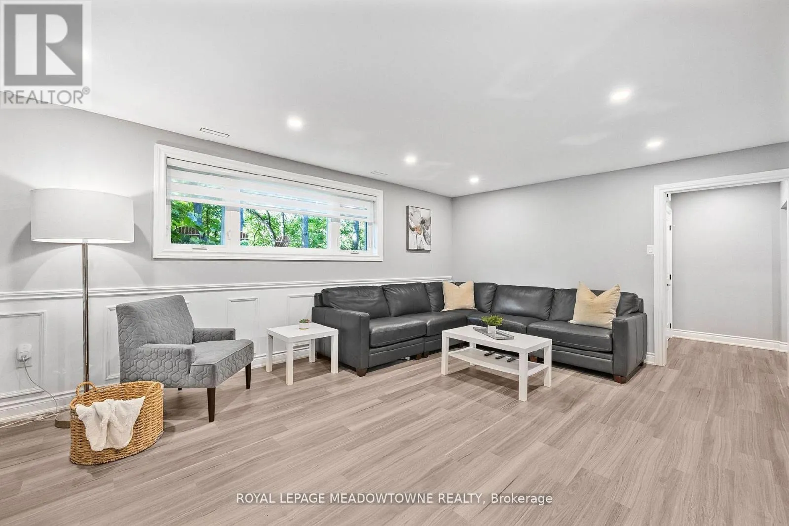 106 CAMPBELL AVENUE E