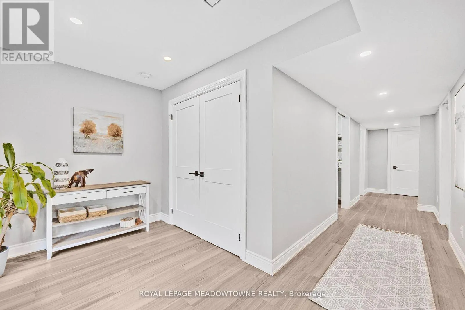 106 CAMPBELL AVENUE E