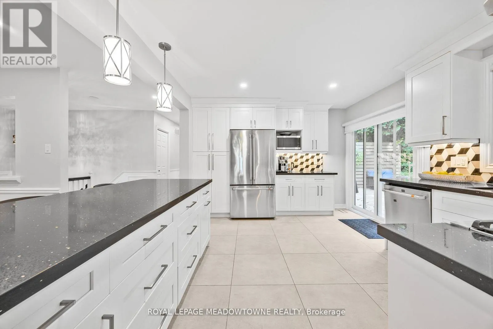 106 CAMPBELL AVENUE E