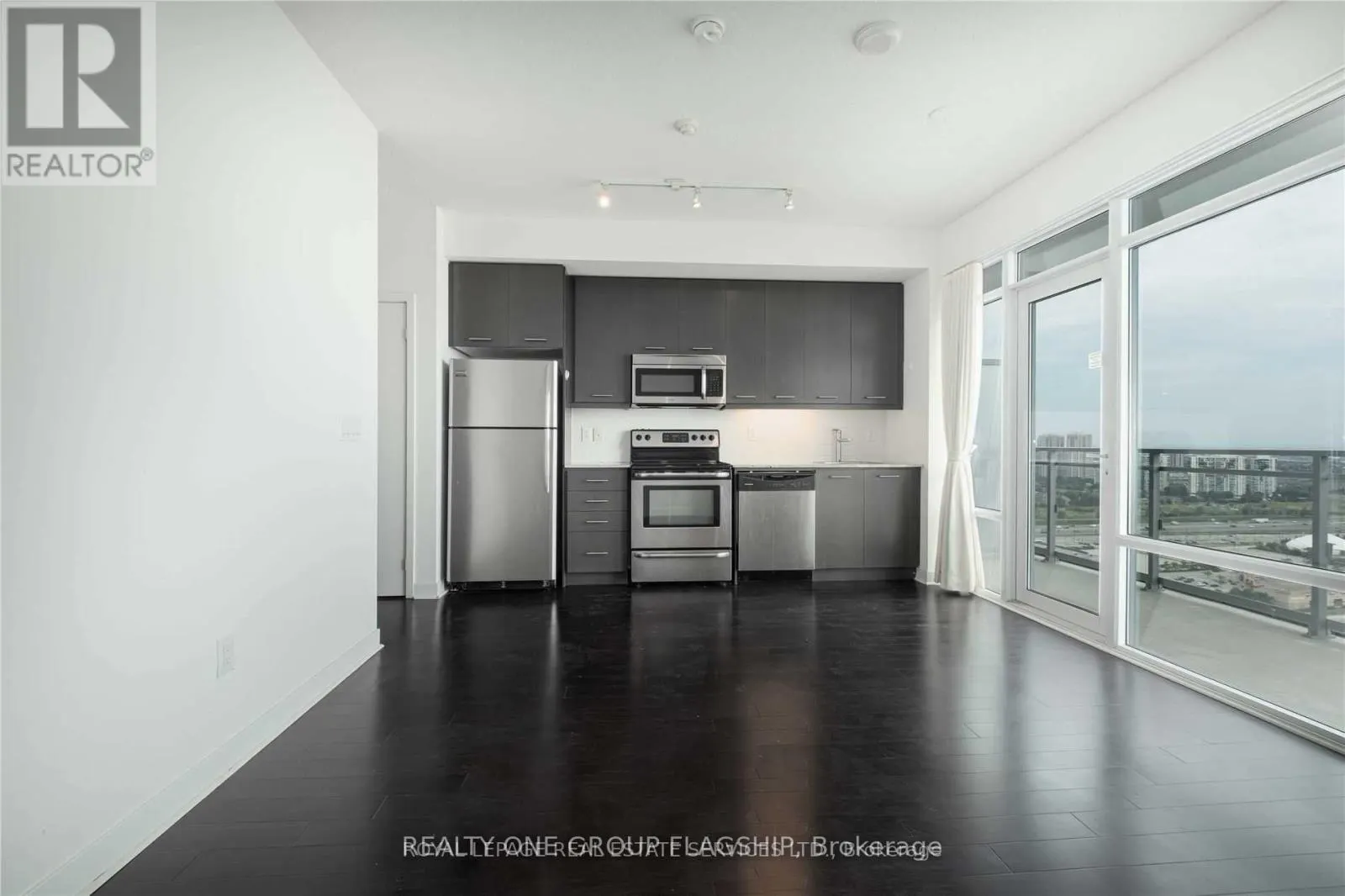 2801 - 360 SQUARE ONE DRIVE