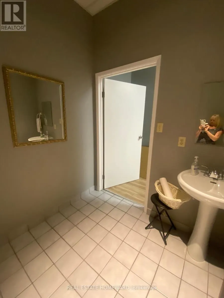 23 - 5225 ORBITOR DRIVE