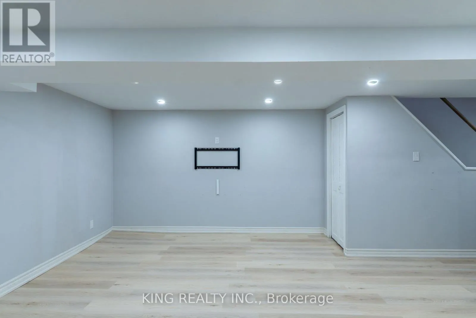 4 - 141 RIPLEY COURT