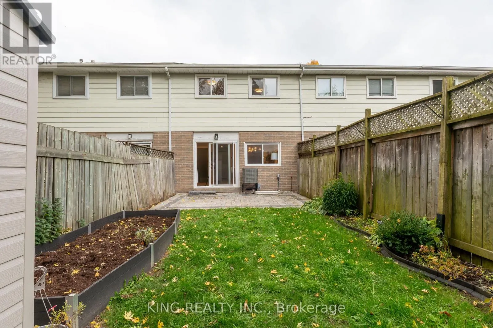 4 - 141 RIPLEY COURT