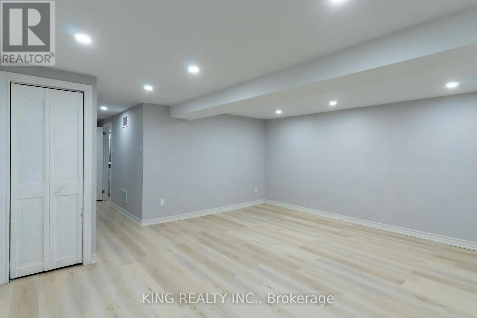 4 - 141 RIPLEY COURT