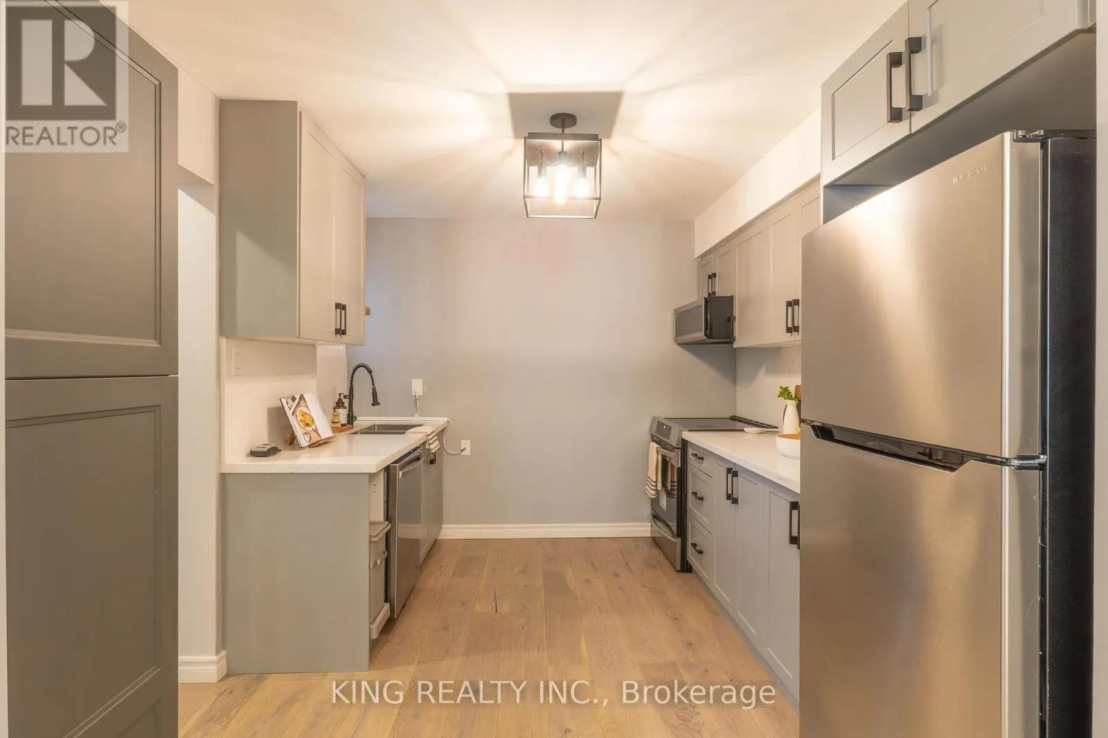 4 - 141 RIPLEY COURT