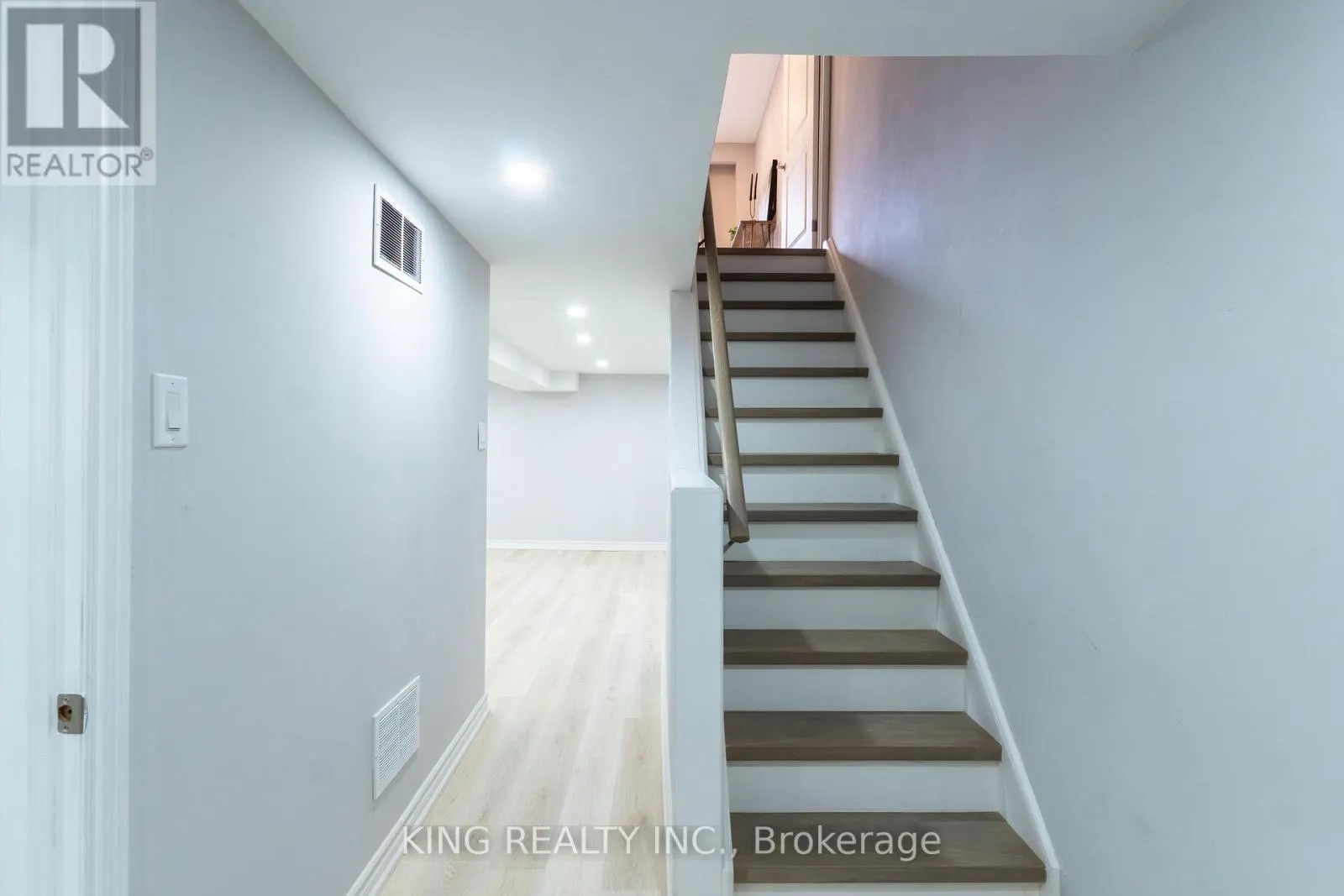 4 - 141 RIPLEY COURT