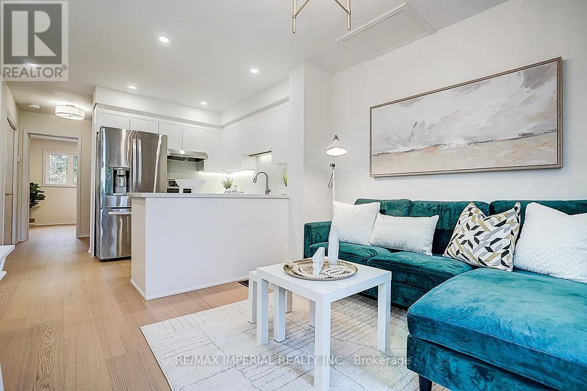 48 - 460 BRISTOL ROAD W