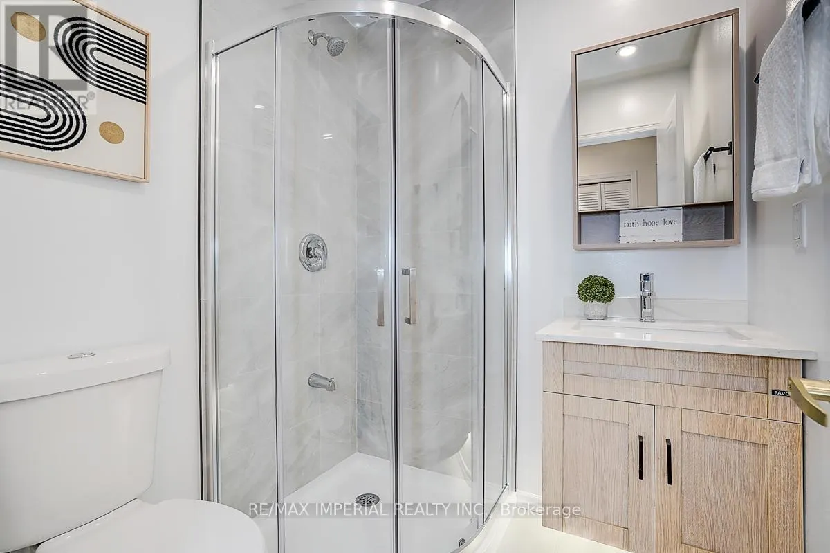 48 - 460 BRISTOL ROAD W