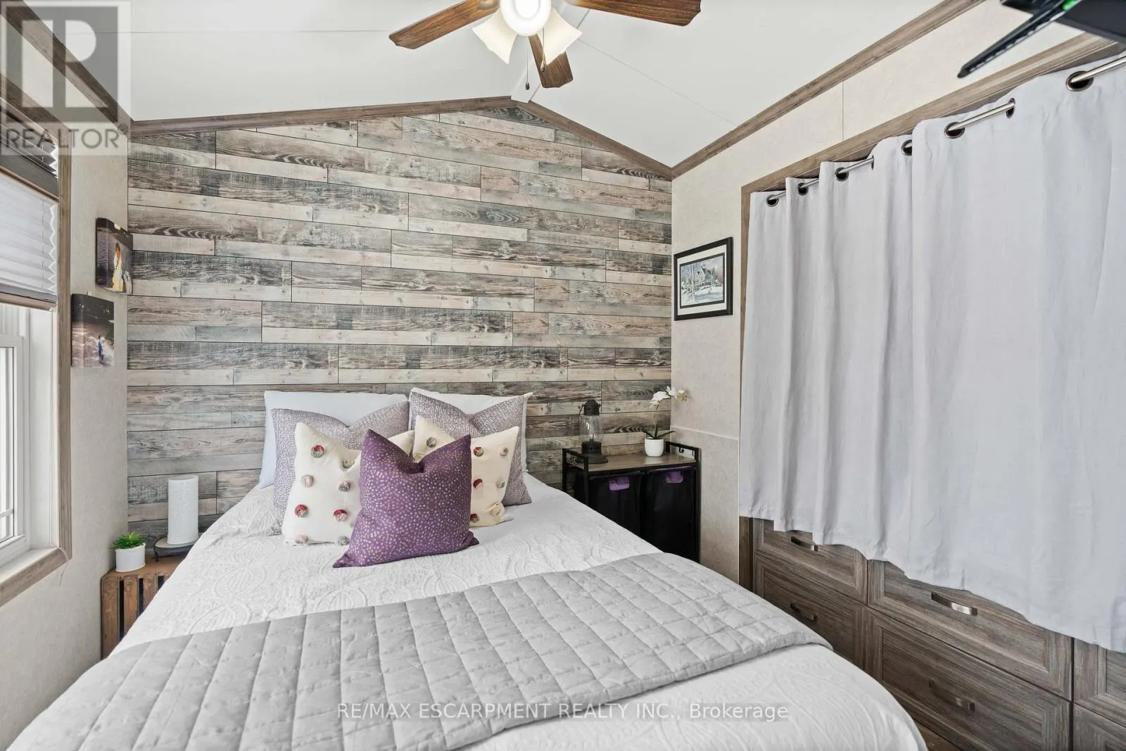 10 OAK - 4449 MILBUROUGH LINE