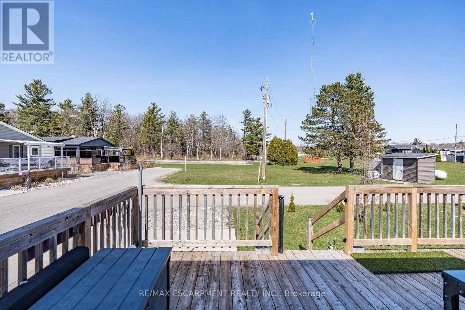 10 OAK - 4449 MILBUROUGH LINE