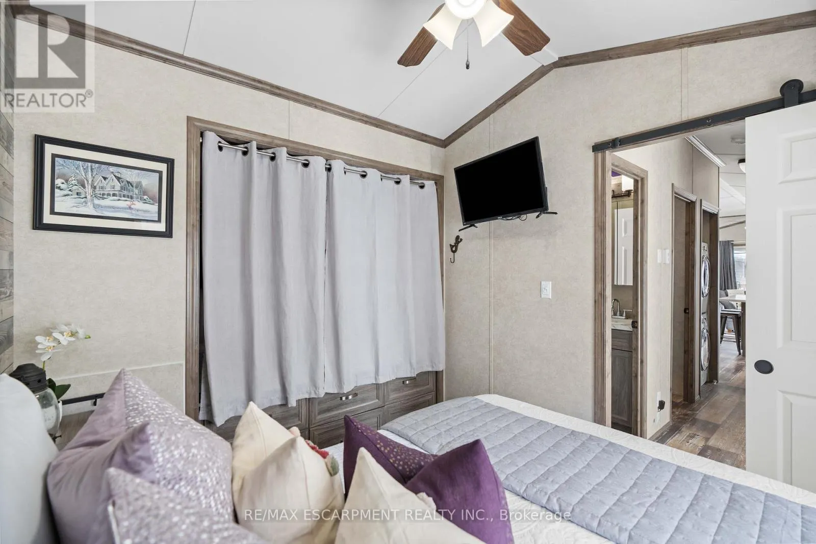 10 OAK - 4449 MILBUROUGH LINE