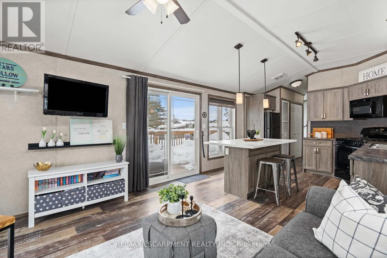 10 OAK - 4449 MILBUROUGH LINE