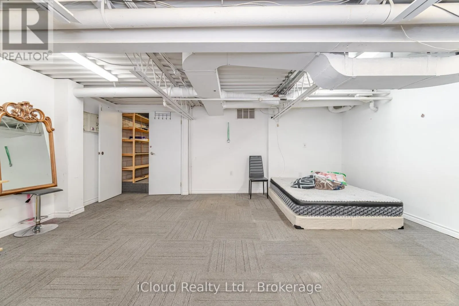 25 - 6033 SHAWSON DRIVE