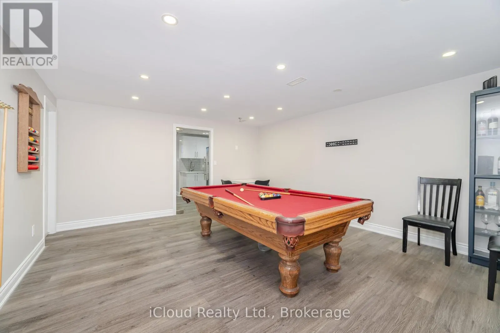 25 - 6033 SHAWSON DRIVE