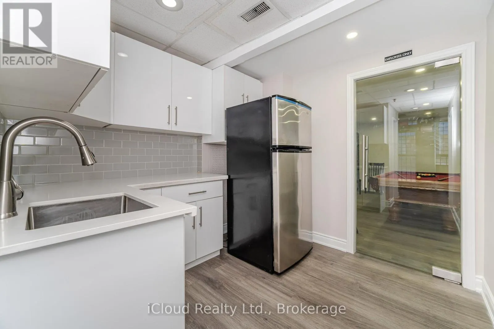 25 - 6033 SHAWSON DRIVE