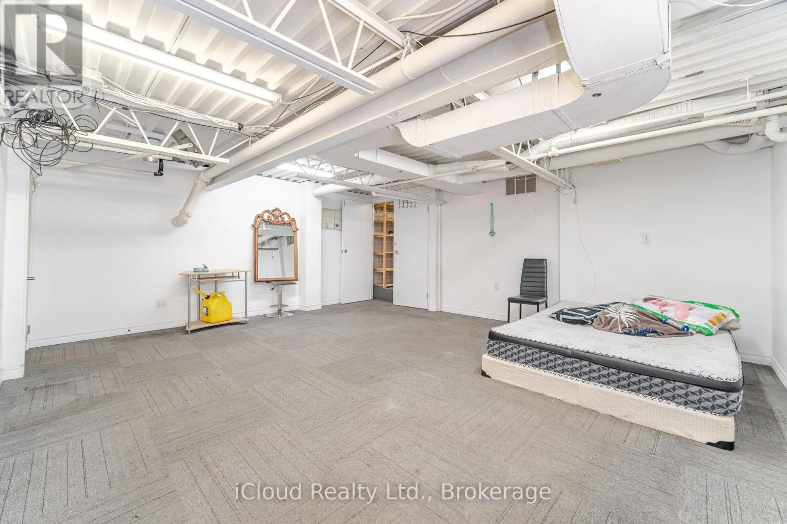 25 - 6033 SHAWSON DRIVE