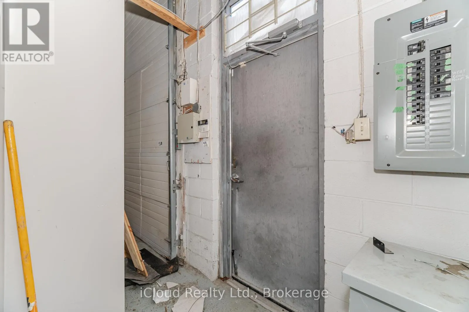 25 - 6033 SHAWSON DRIVE