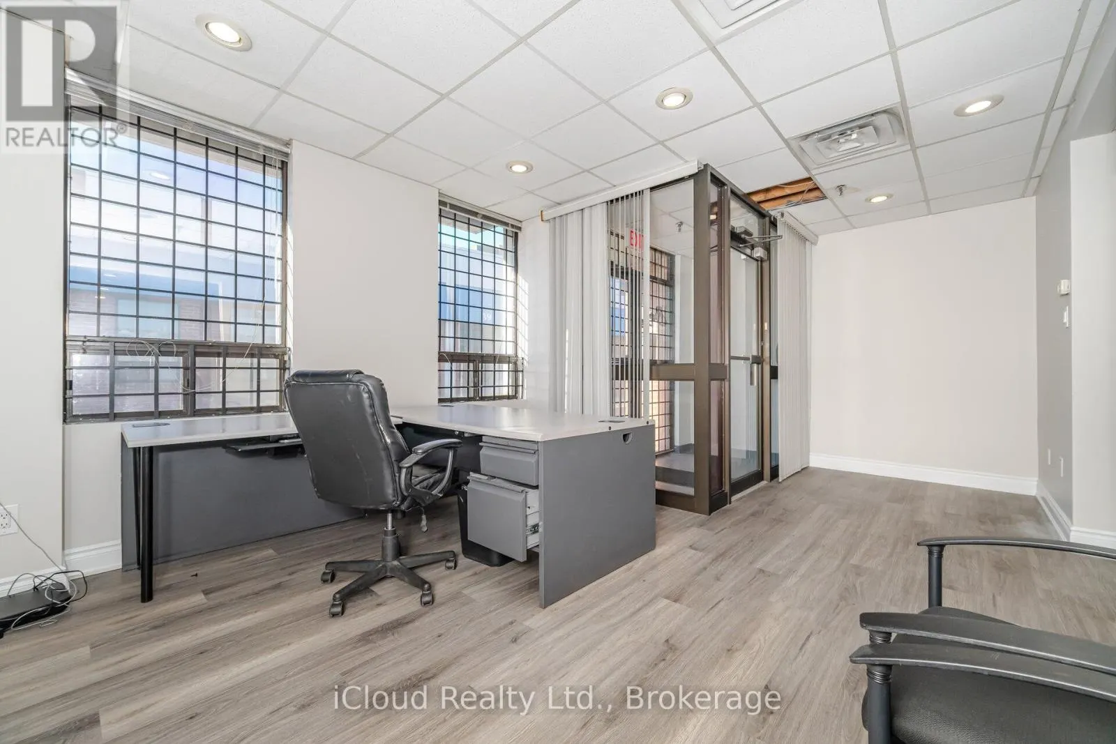 25 - 6033 SHAWSON DRIVE