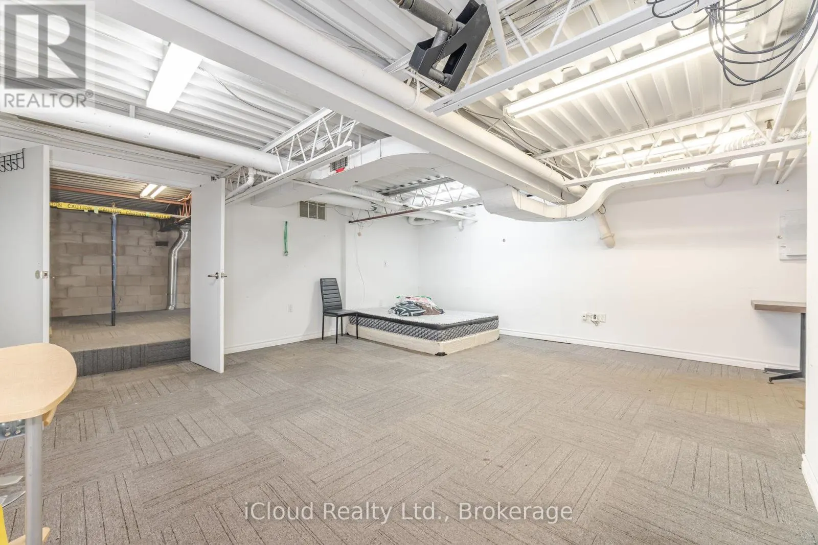 25 - 6033 SHAWSON DRIVE