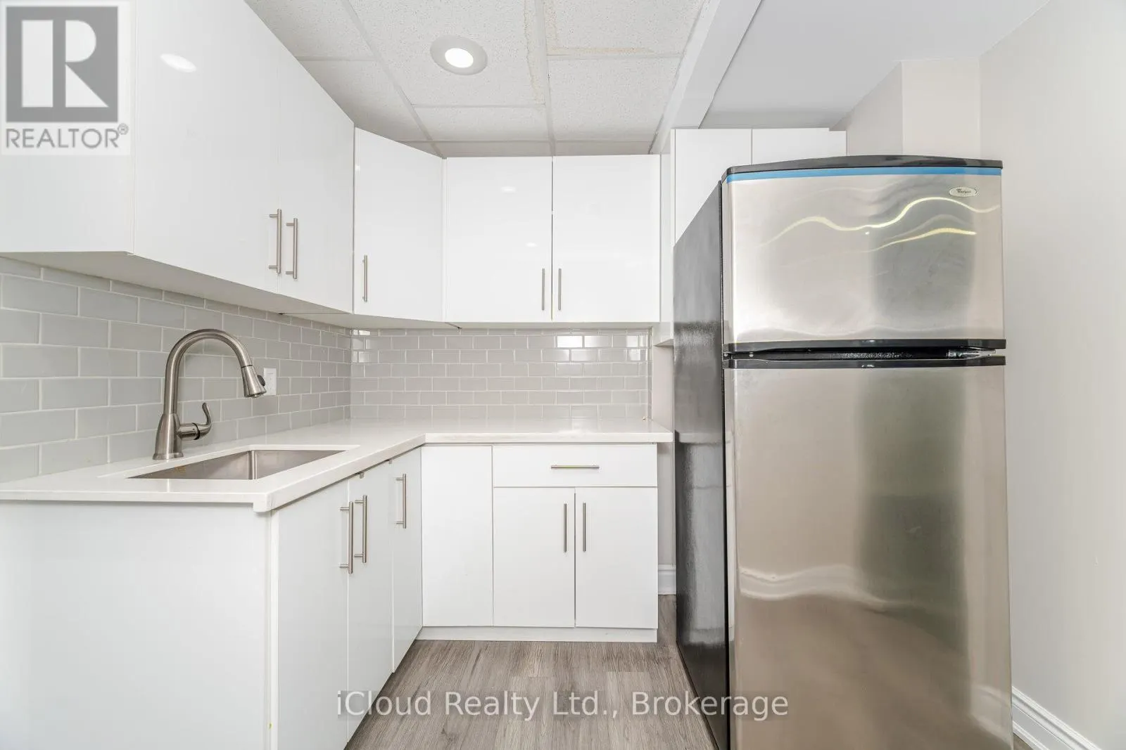 25 - 6033 SHAWSON DRIVE