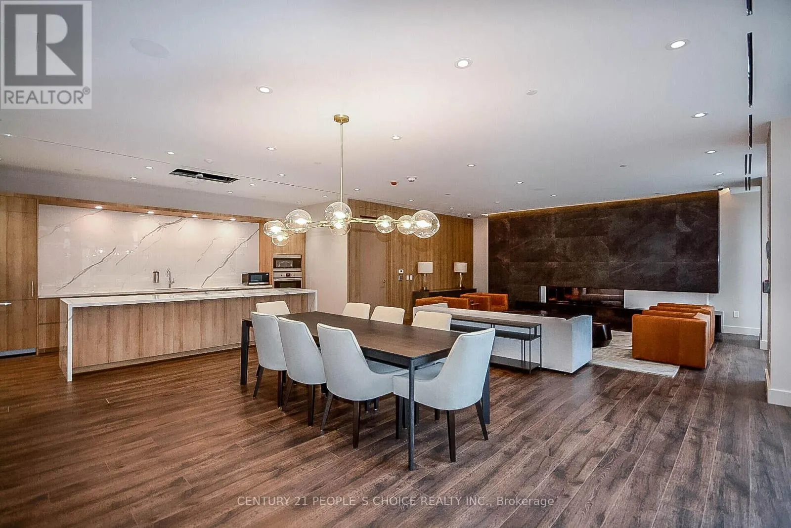 915 - 21 PARK STREET E