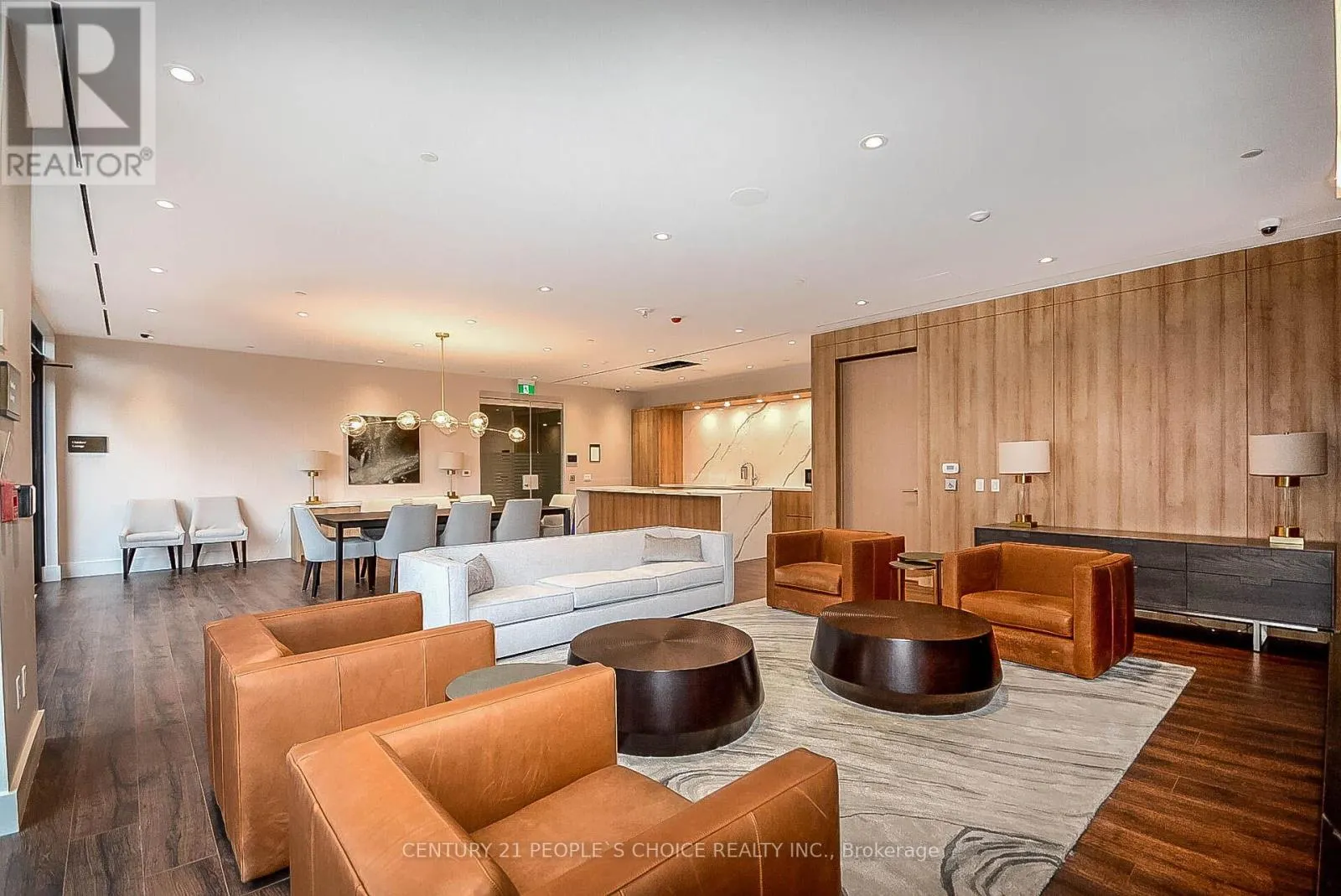 915 - 21 PARK STREET E