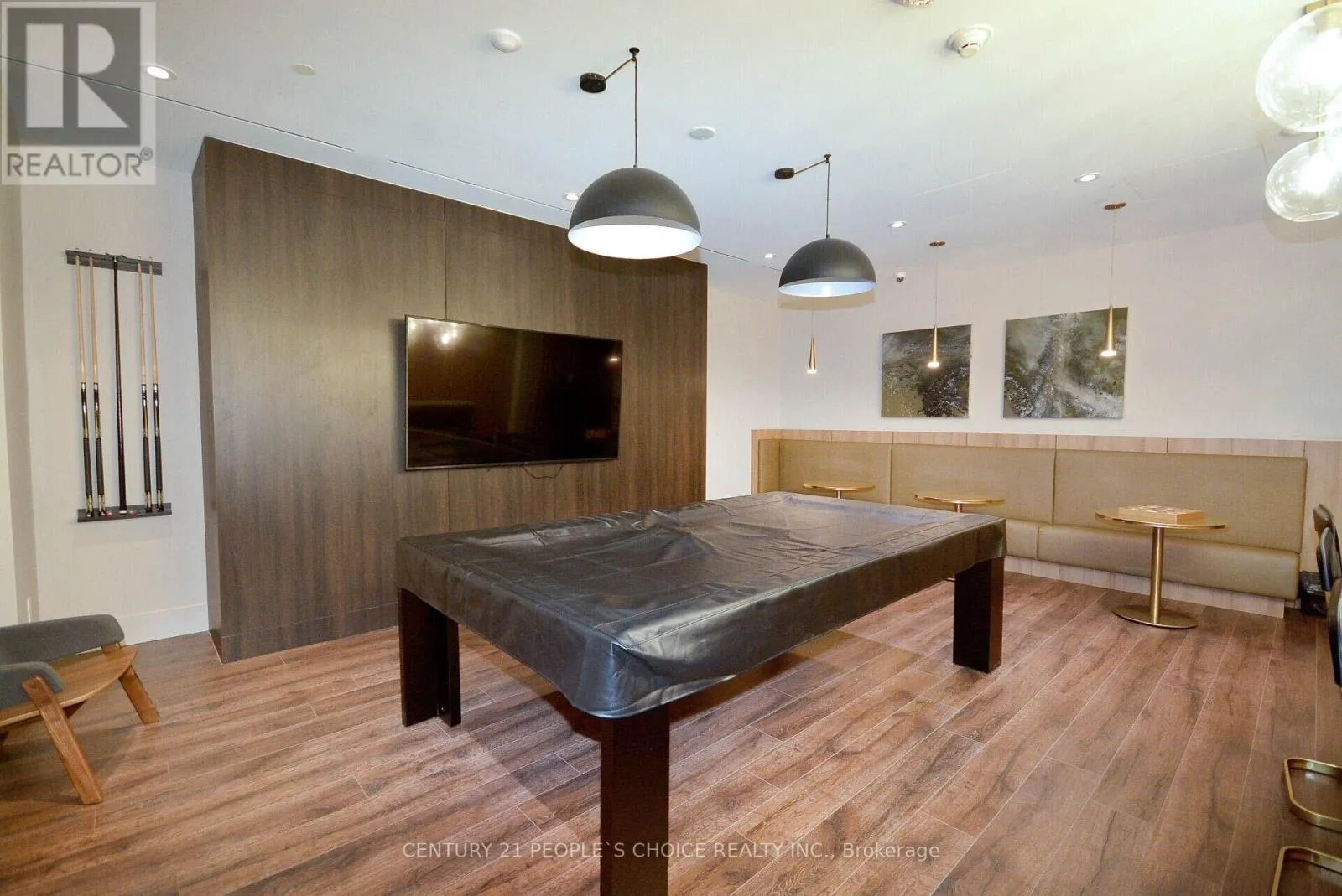 915 - 21 PARK STREET E