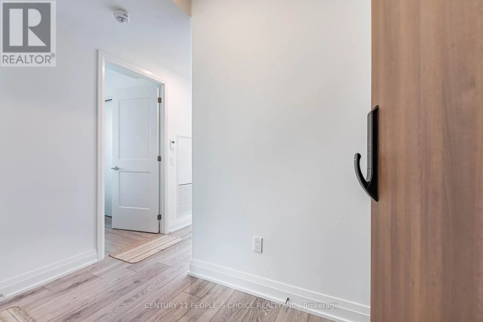 915 - 21 PARK STREET E