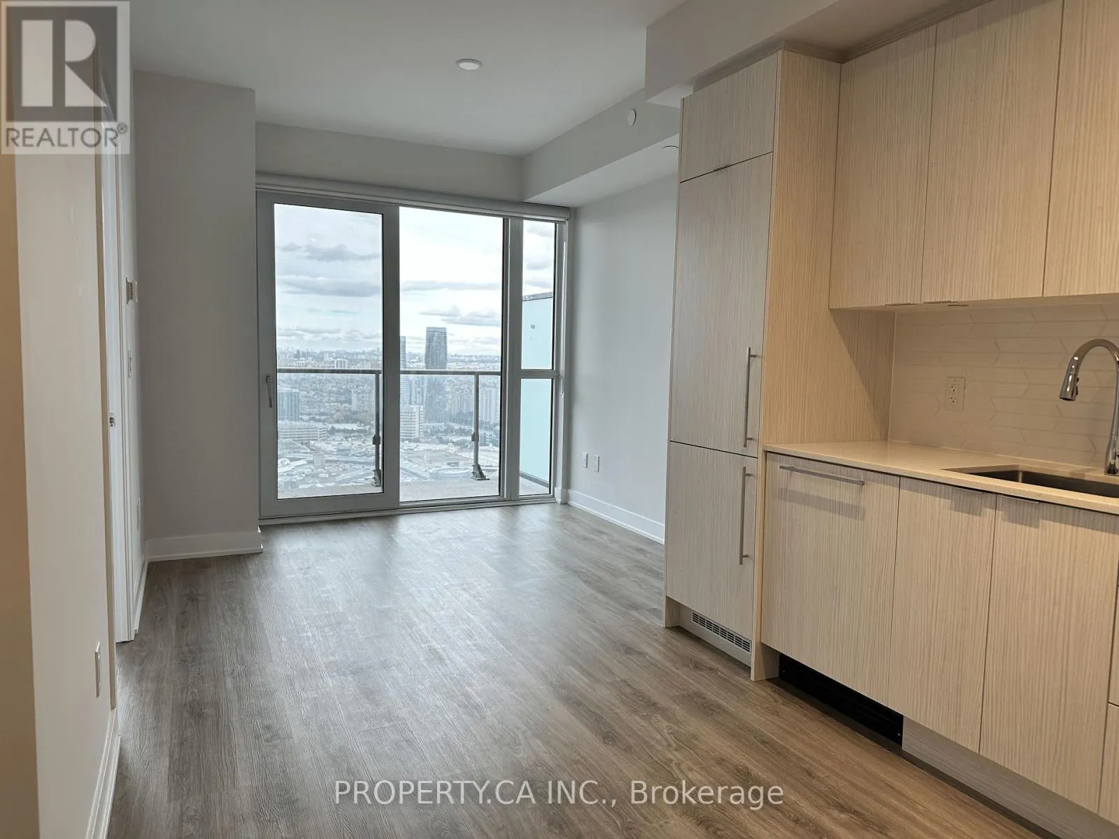 4002 - 430 SQUARE ONE DRIVE